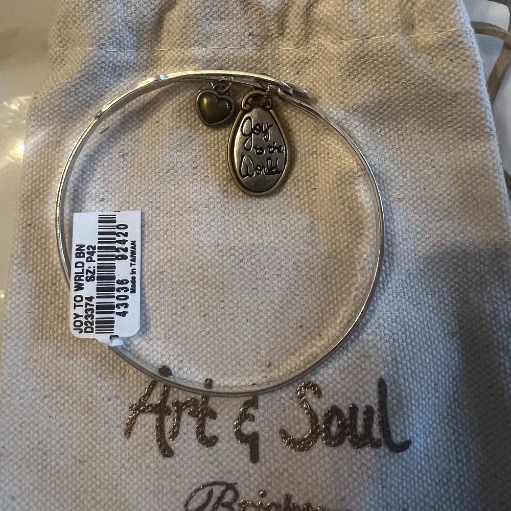 Brighton ART & SOUL JOY TO THE WORLD Silver Bangle Bracelet Star & Heart Charm
